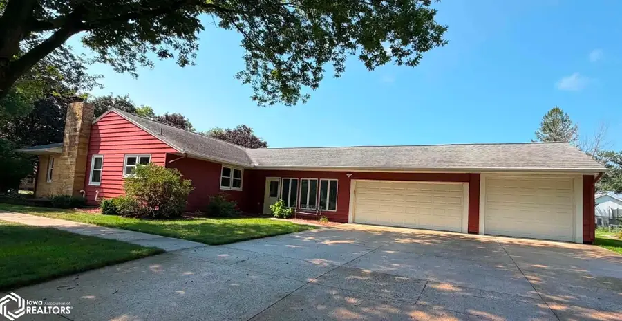 821 2nd Ave Ne, Clarion, IA 50525 - #2
