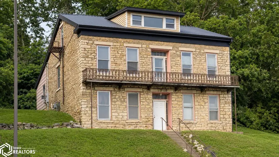 612 Washington Street, Burlington, IA 52601 - #3