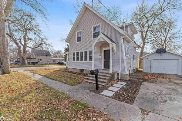 17 S 13th Street, Clear Lake, IA 50428