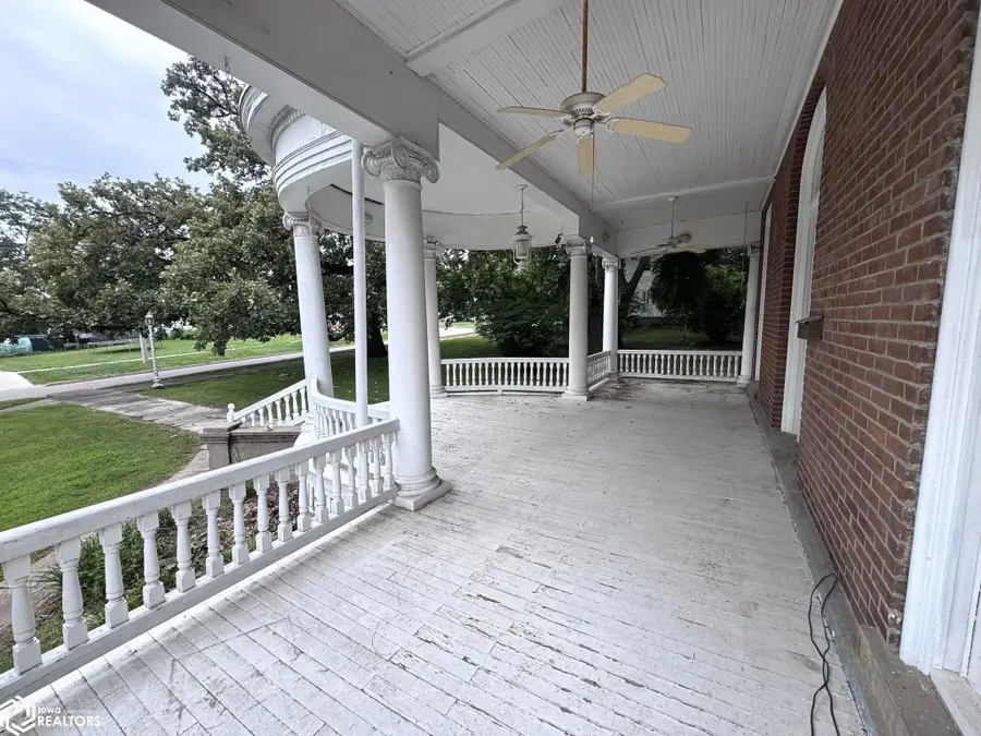409 E Washington Street, Centerville, IA 52544 - #3