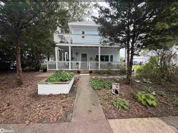 404 N Main Street, Fairfield, IA 52556