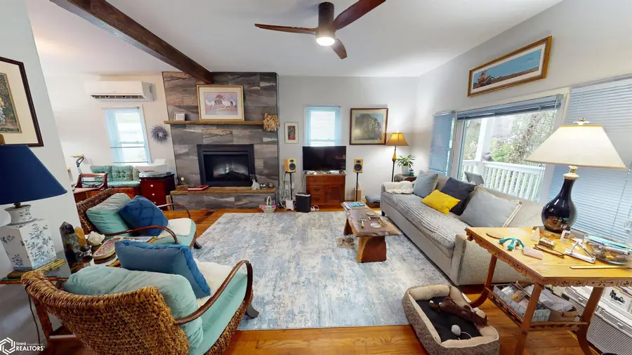 404 N Main Street, Fairfield, IA 52556 - #2