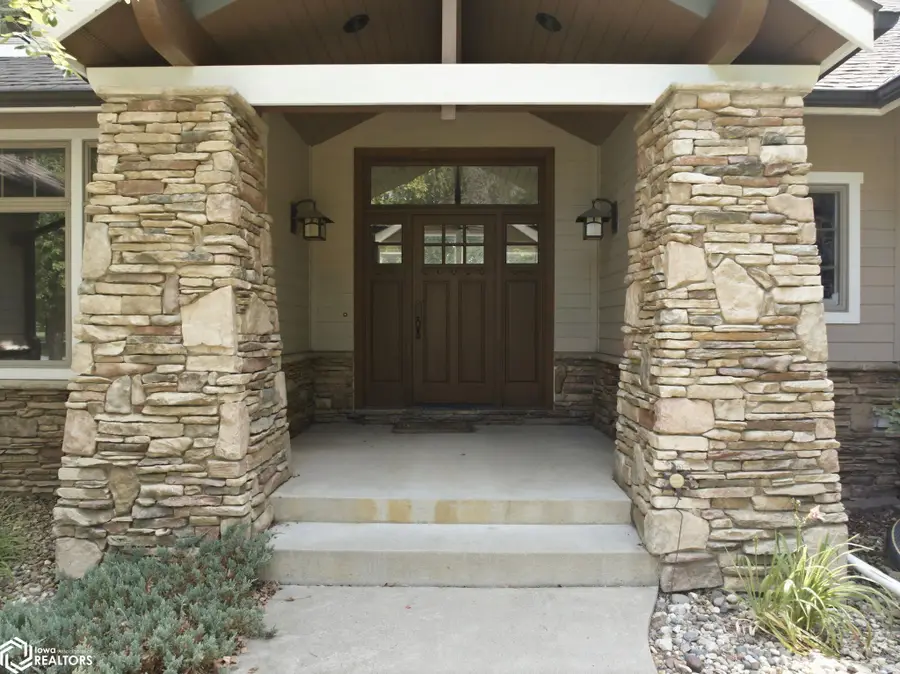 95 Oak Run Drive, Mason City, IA 50401 - #2