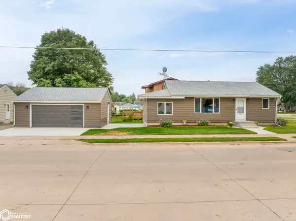 241 27th Street Sw, Mason City, IA 50401