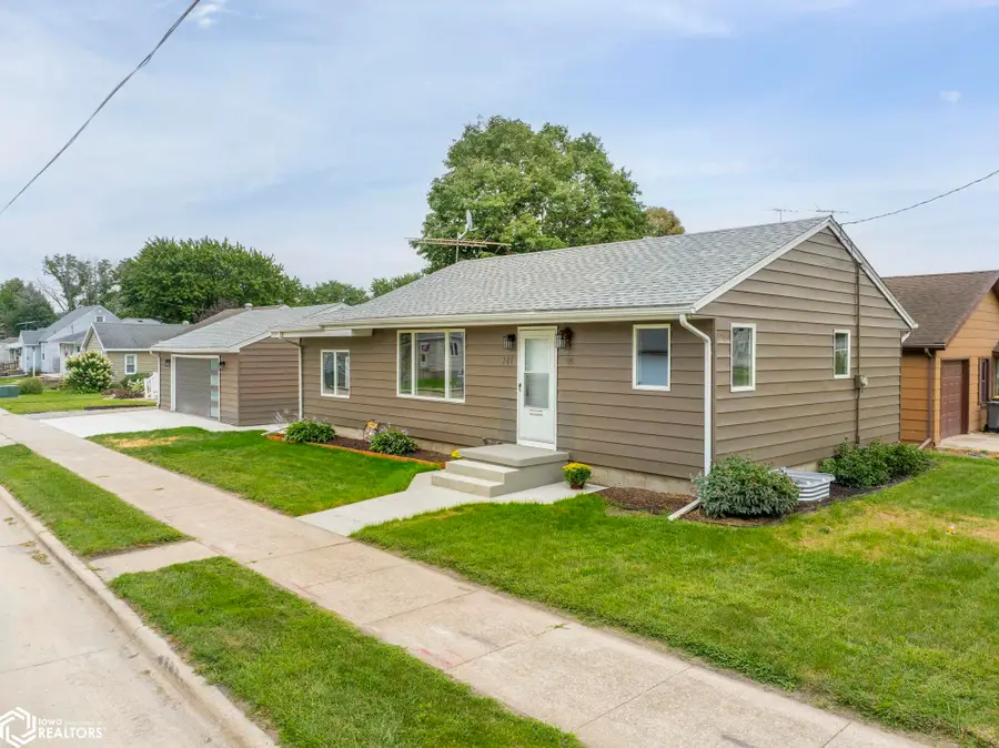 241 27th Street Sw, Mason City, IA 50401 - #3
