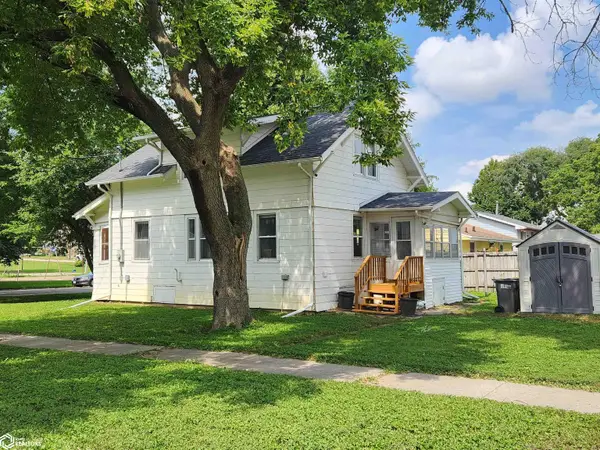 1113 S Washington Avenue, Mason City, IA 50401