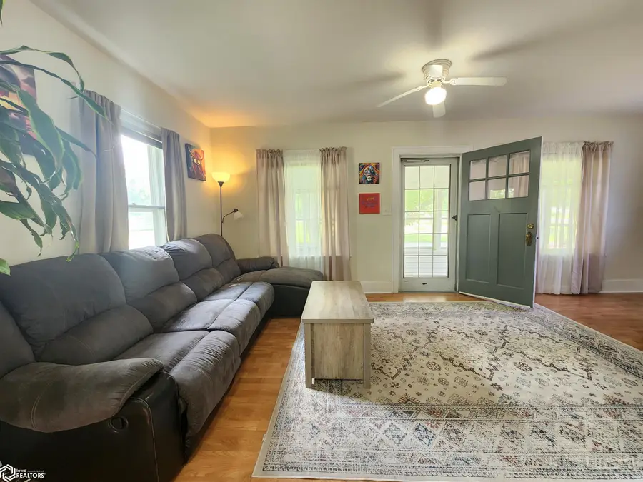 1113 S Washington Avenue, Mason City, IA 50401 - #2