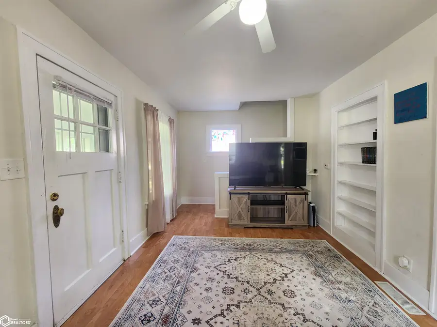 1113 S Washington Avenue, Mason City, IA 50401 - #3