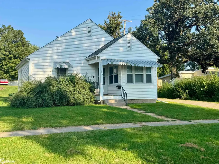 203 S Church Street, Toledo, IA 52342 - #2
