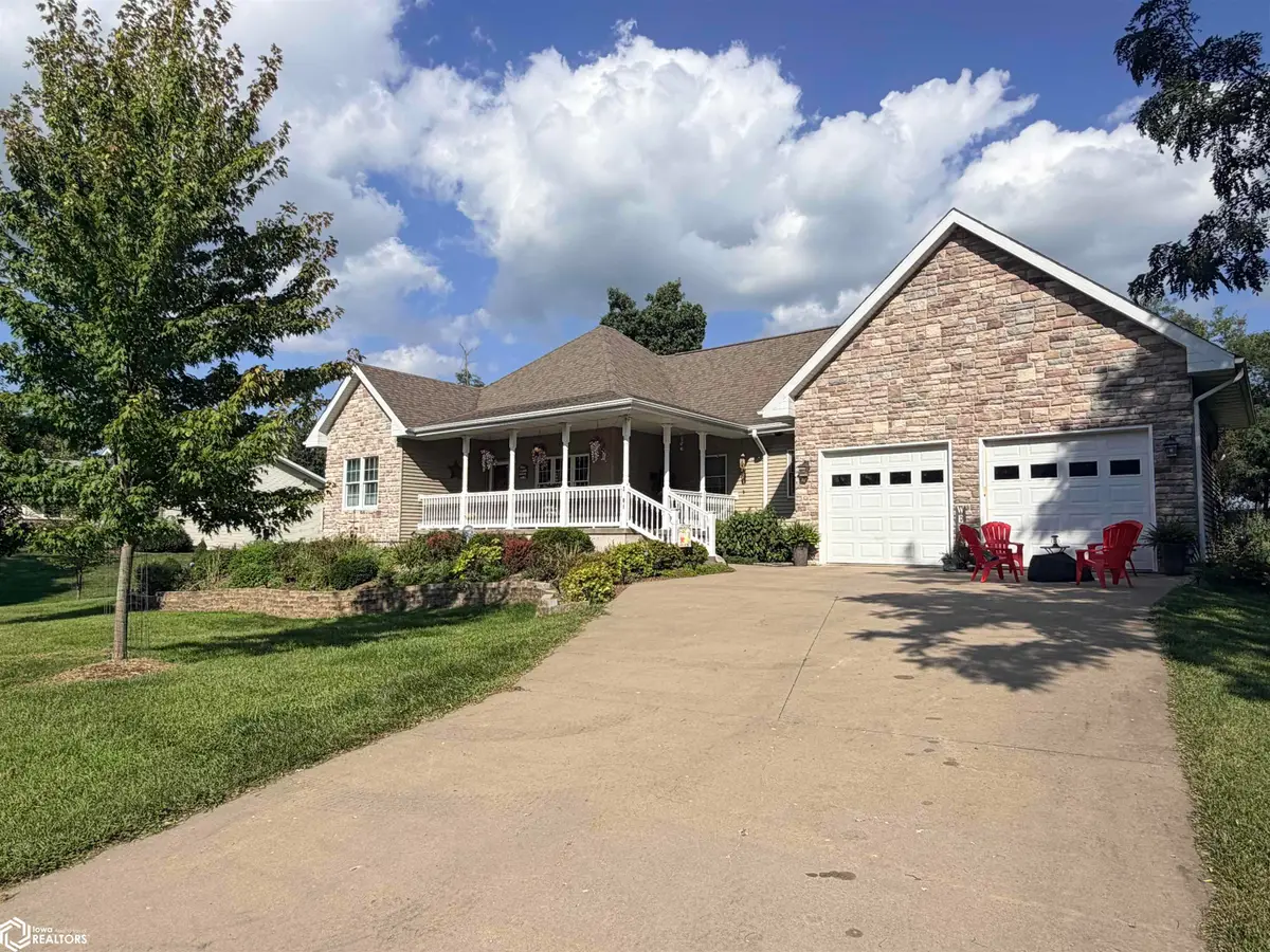 2301 Walton Lake Drive, Fairfield, IA 52556 - #1