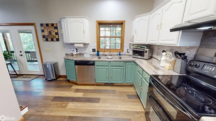 1608 Woodside Circle, Fairfield, IA 52556 - #3