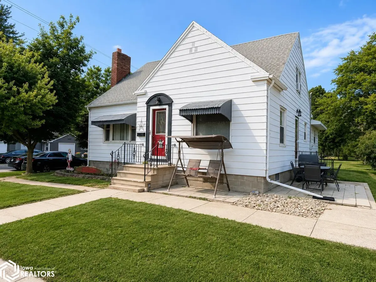 126 W 2nd Street, Kanawha, IA 50447 - #1