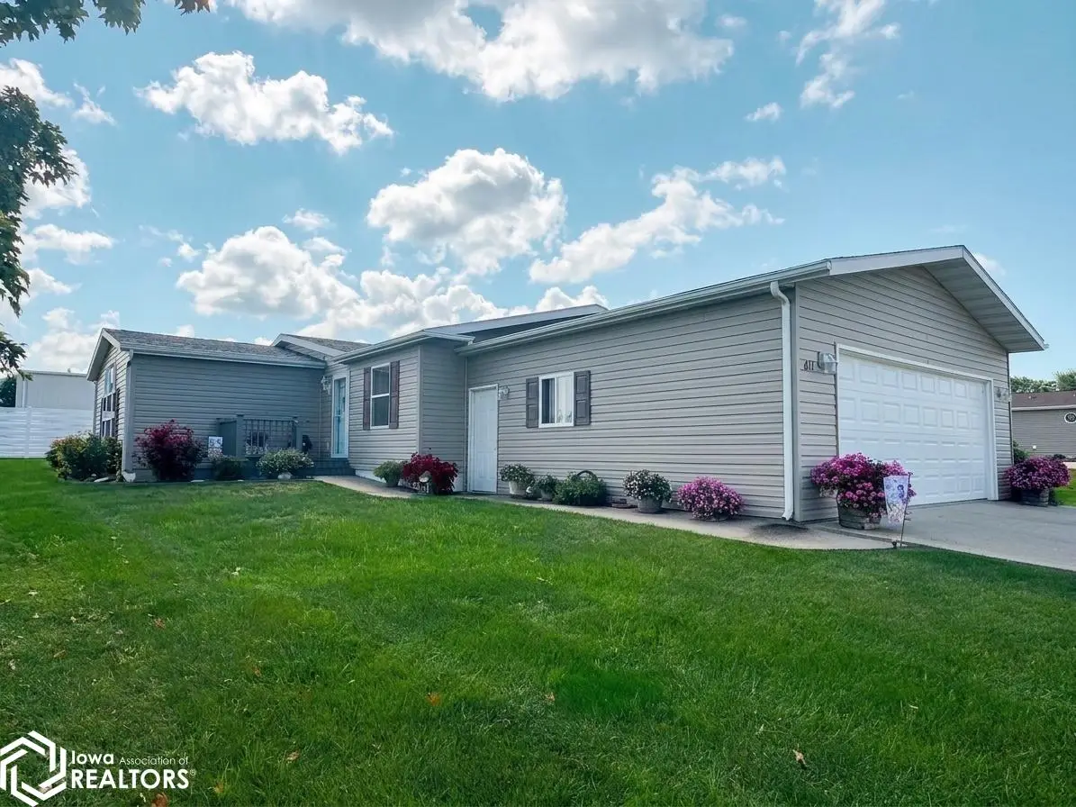 811 Golden Shores, Creston, IA 50801 - #1