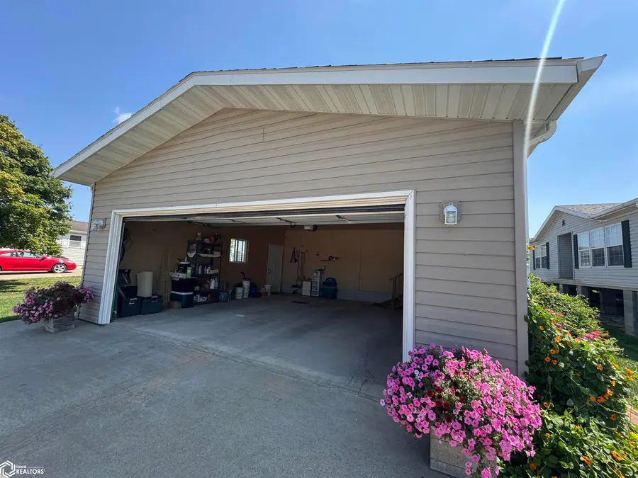 811 Golden Shores, Creston, IA 50801 - #3