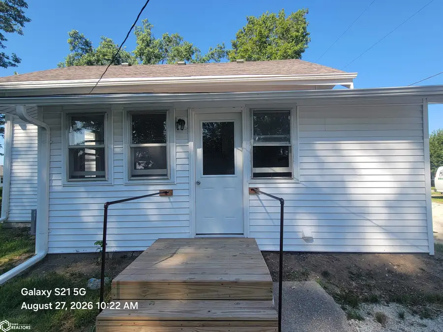 304 S Lincoln Street, Mount Ayr, IA 50854 - #3