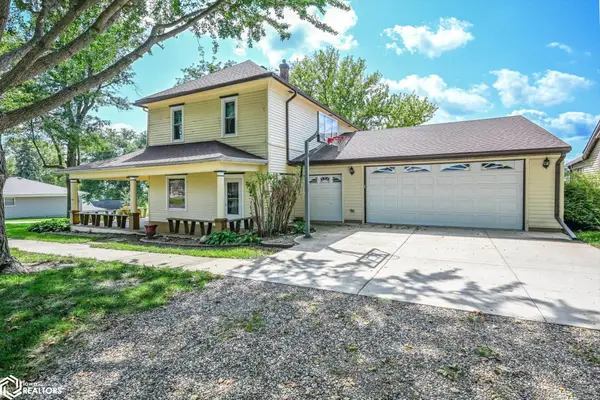 400 Country Street, Walnut, IA 51577