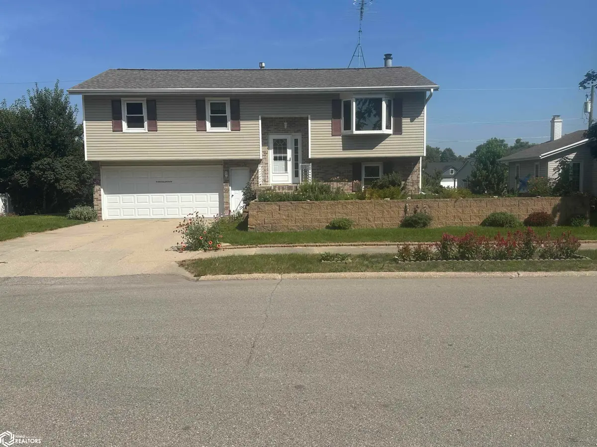 2406 Sunset Drive, Iowa Falls, IA 50126 - #1
