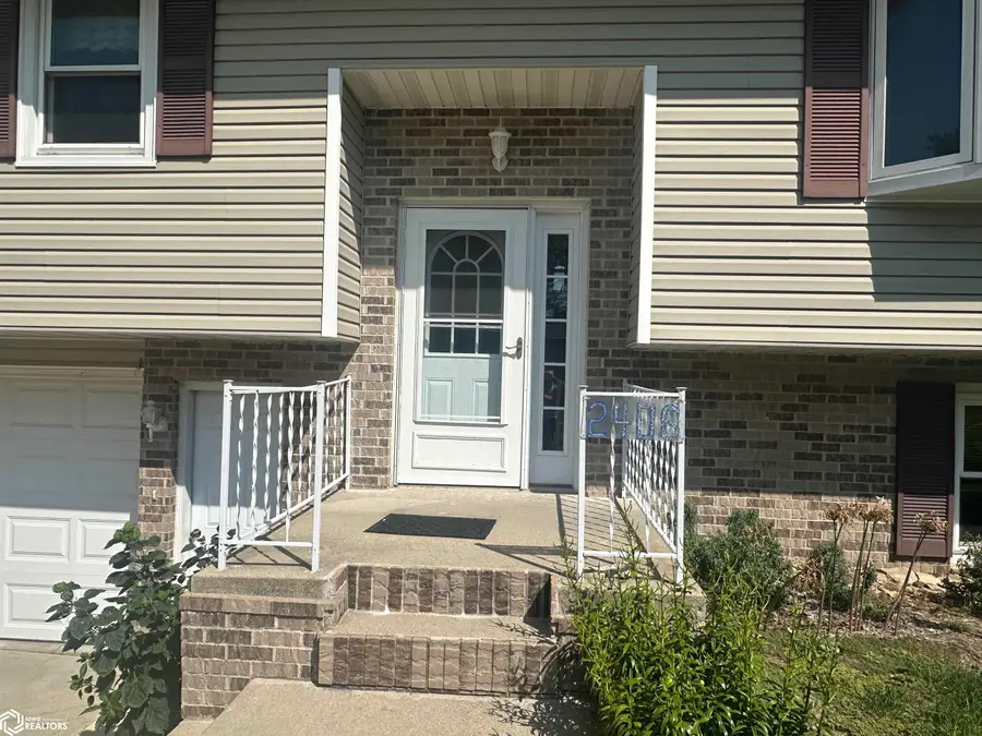 2406 Sunset Drive, Iowa Falls, IA 50126 - #3