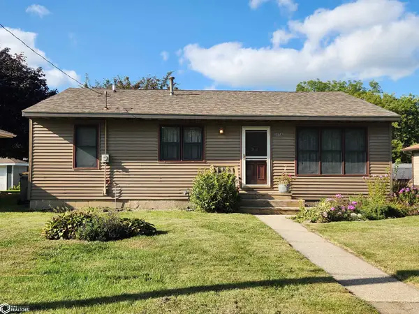 408 26th Street Sw, Mason City, IA 50401
