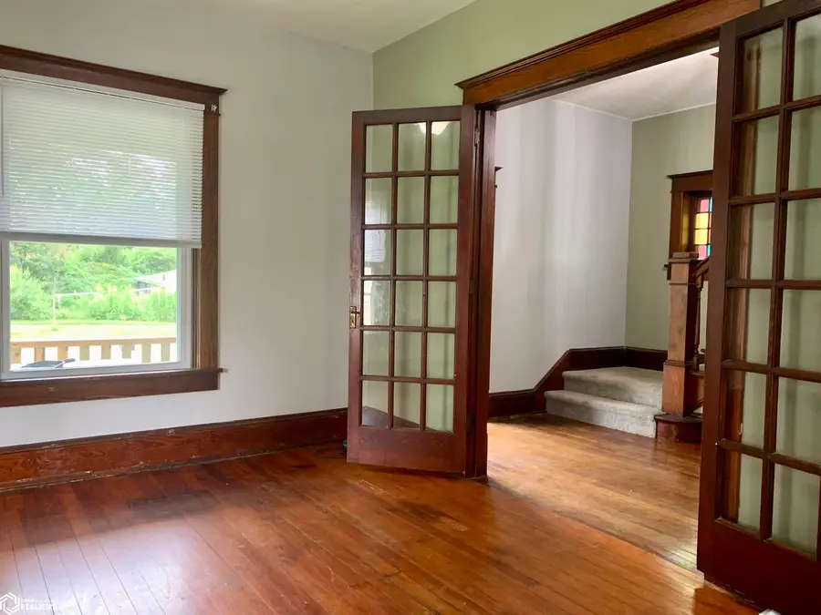 410 S Starr Avenue, Burlington, IA 52601 - #3