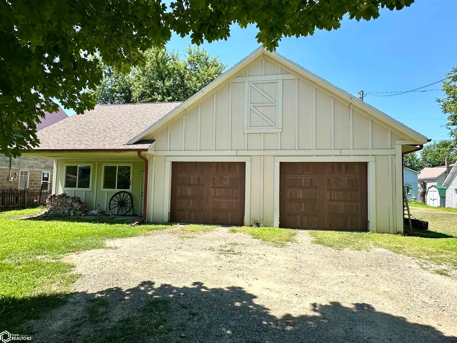 1137 West Street, Grinnell, IA 50112 - #2