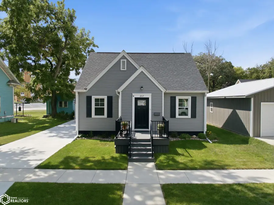 207 N 7th Street, Clear Lake, IA 50428 - #2