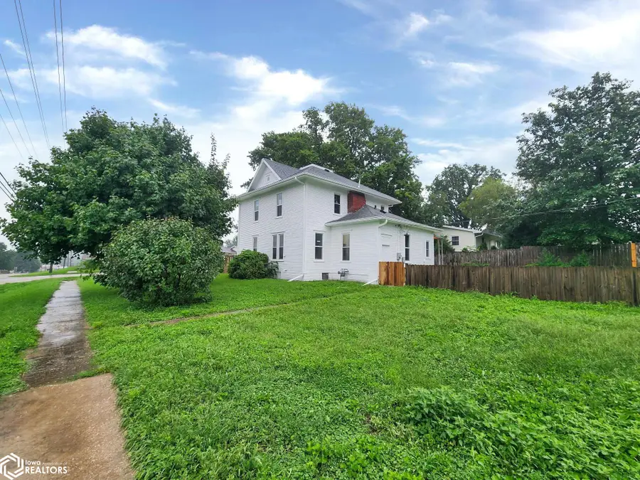 102 Johnston Street, Gladbrook, IA 50635 - #2