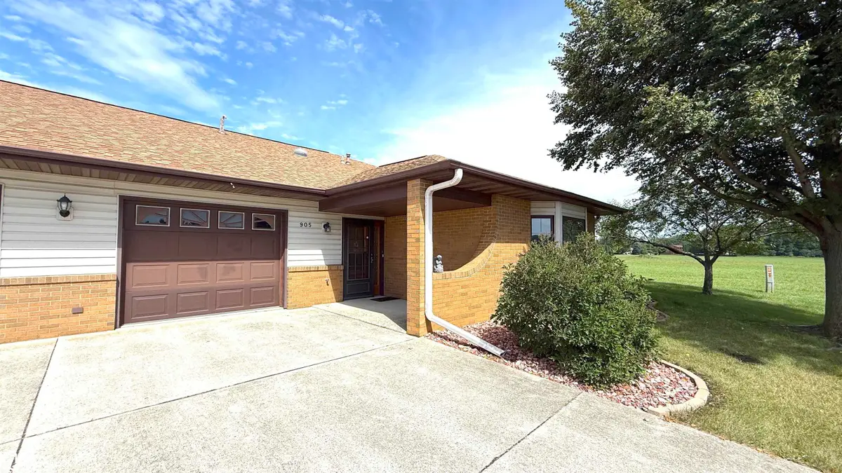 905 Briarcliff Circle, Mason City, IA 50401 - #1