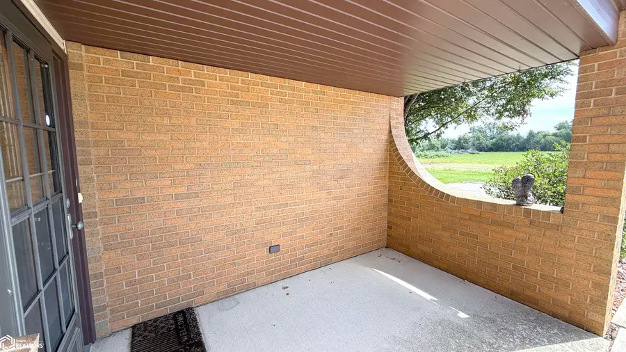 905 Briarcliff Circle, Mason City, IA 50401 - #3