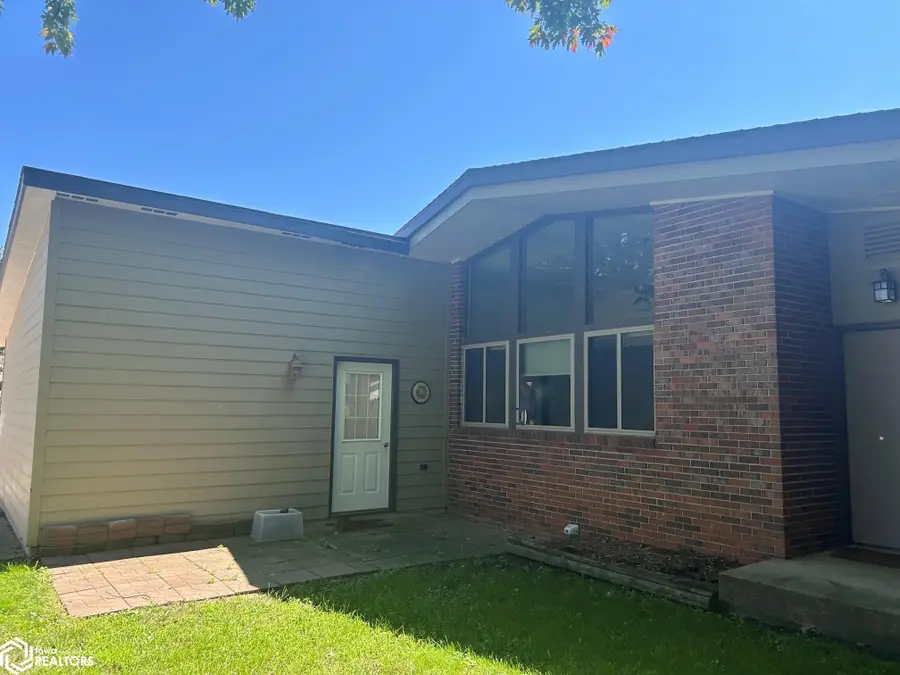 1005 N 1st Avenue, Estherville, IA 51334 - #3