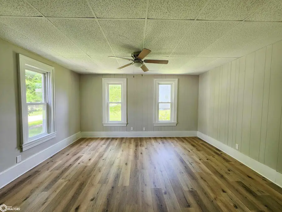 614 5th Street, Gladbrook, IA 50635 - #3
