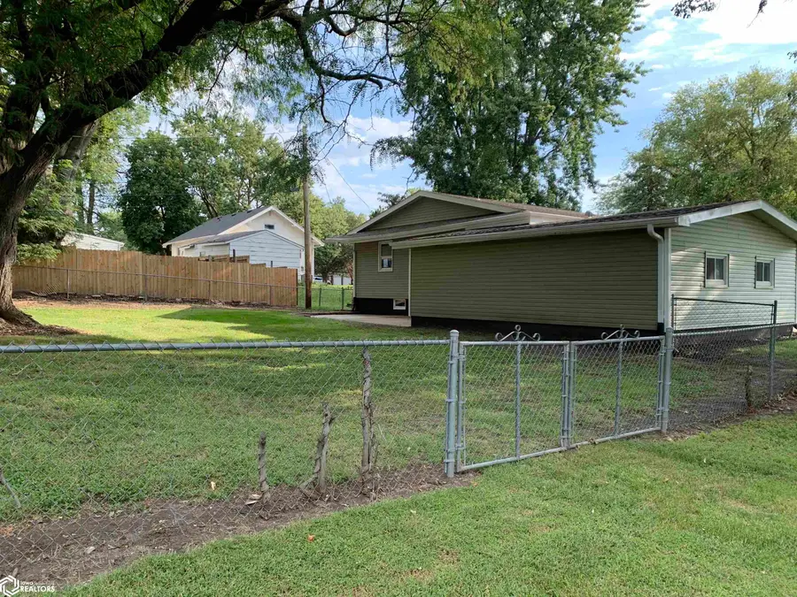 402 S Stone Street, Creston, IA 50801 - #3