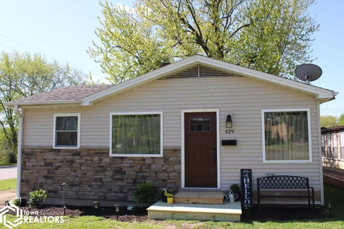 429 E Glasgow Street, West Burlington, IA 52655 - #1