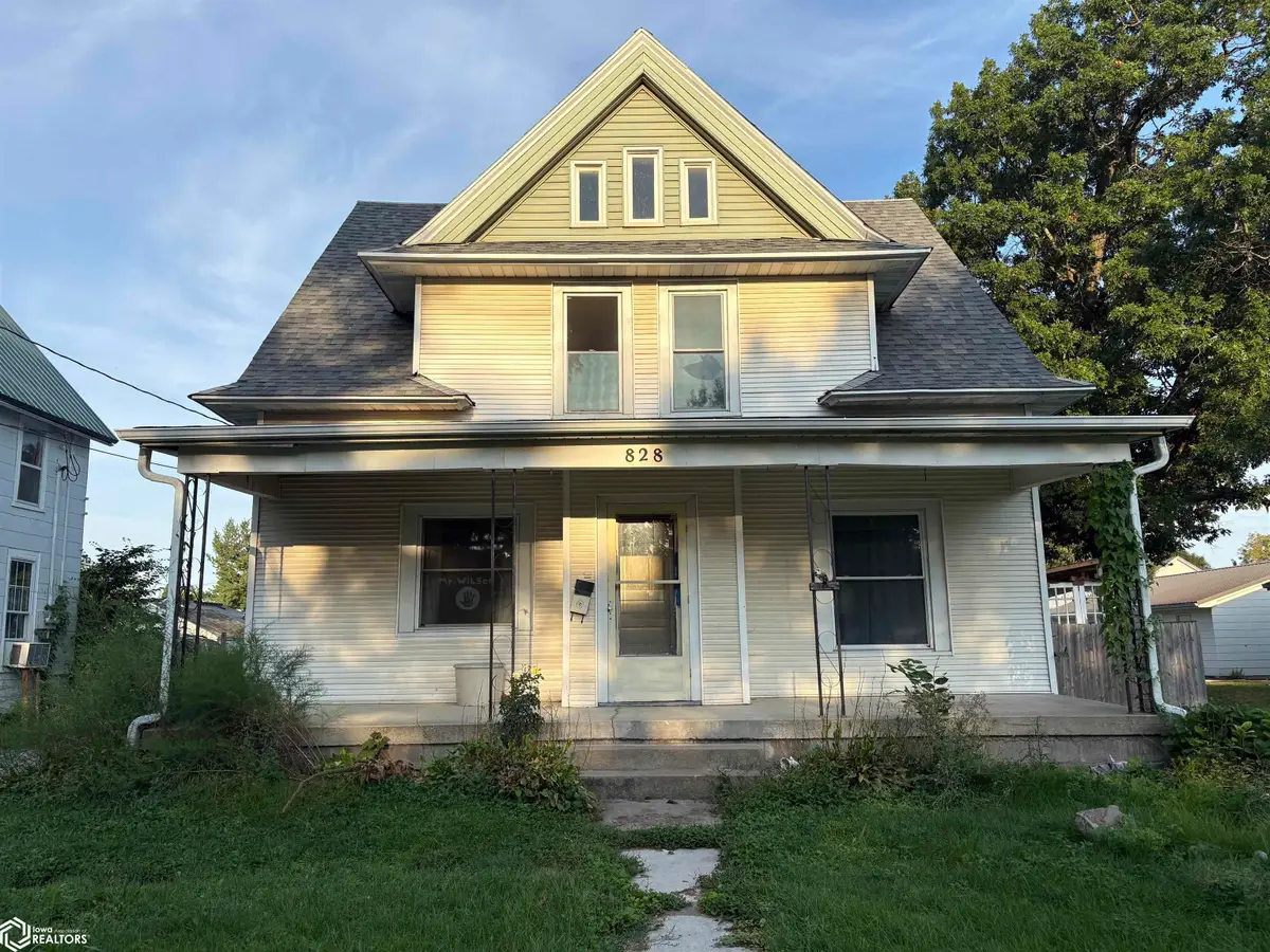 828 Drake Avenue, Centerville, IA 52544 - #1