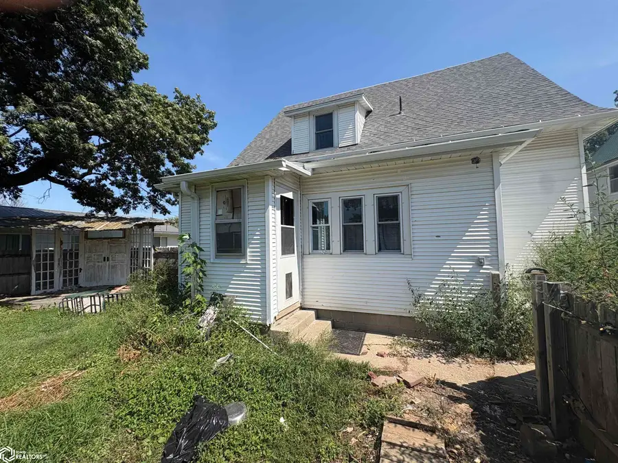 828 Drake Avenue, Centerville, IA 52544 - #3