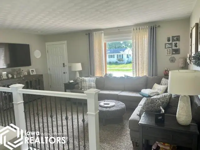 405 E Baker Street, Mount Pleasant, IA 52641 - #3