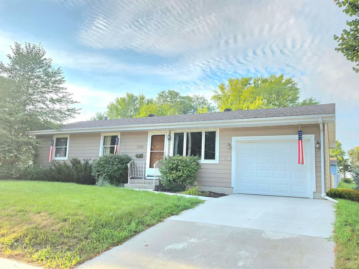 1906 Main Ave, Clear Lake, IA 50428 - #1