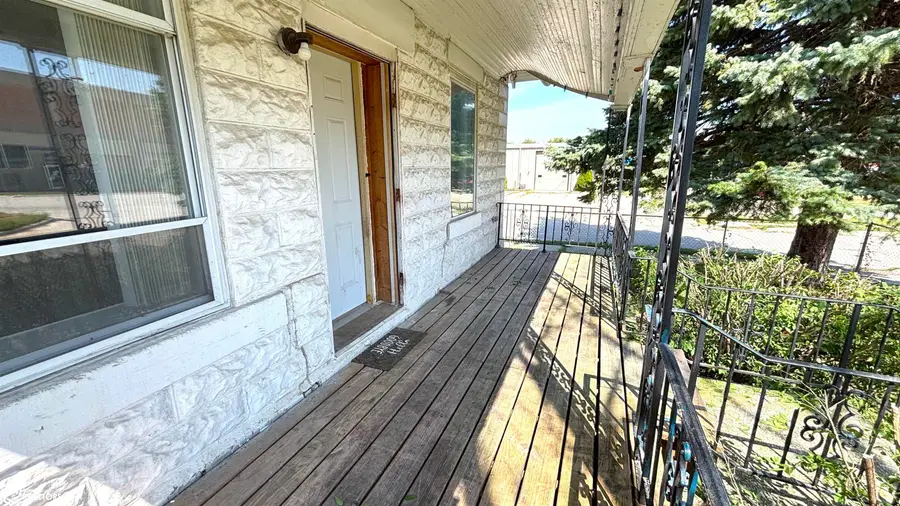 1102 S Federal Avenue, Mason City, IA 50401 - #3