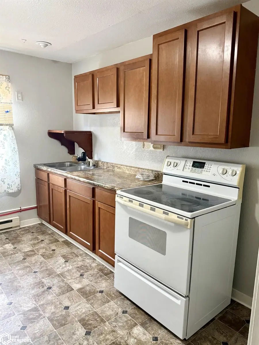 101 W Main Street, Drakesville, IA 52552 - #3