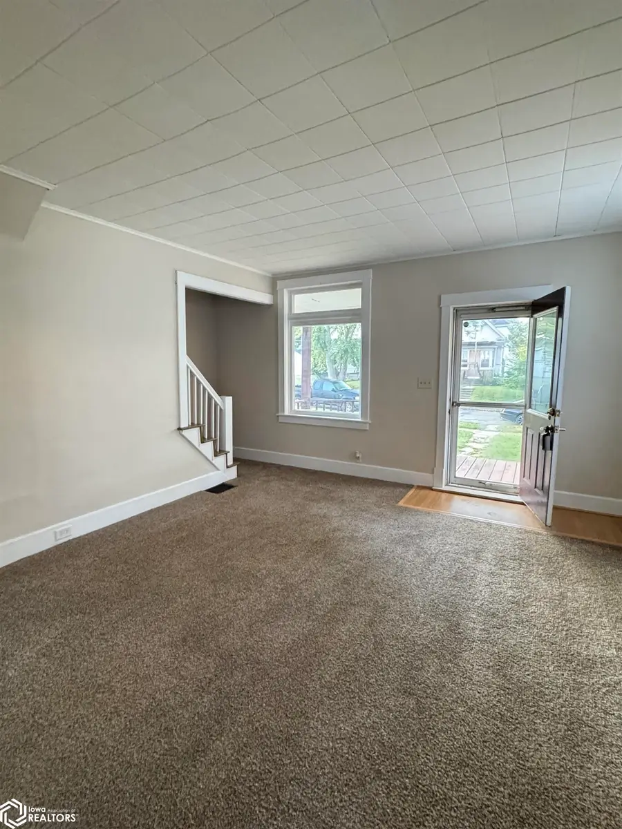 218 Barret Street, Burlington, IA 52601 - #3