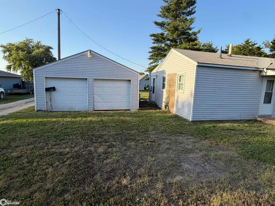 709 Prosser Street, Ottumwa, IA 52501 - #2