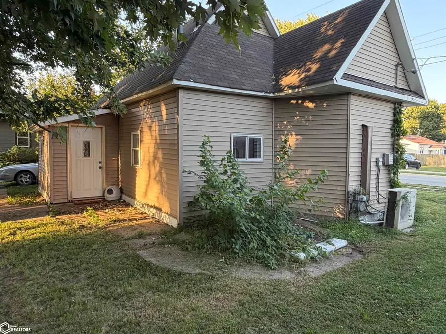 413 S Milner Street, Ottumwa, IA 52501 - #3