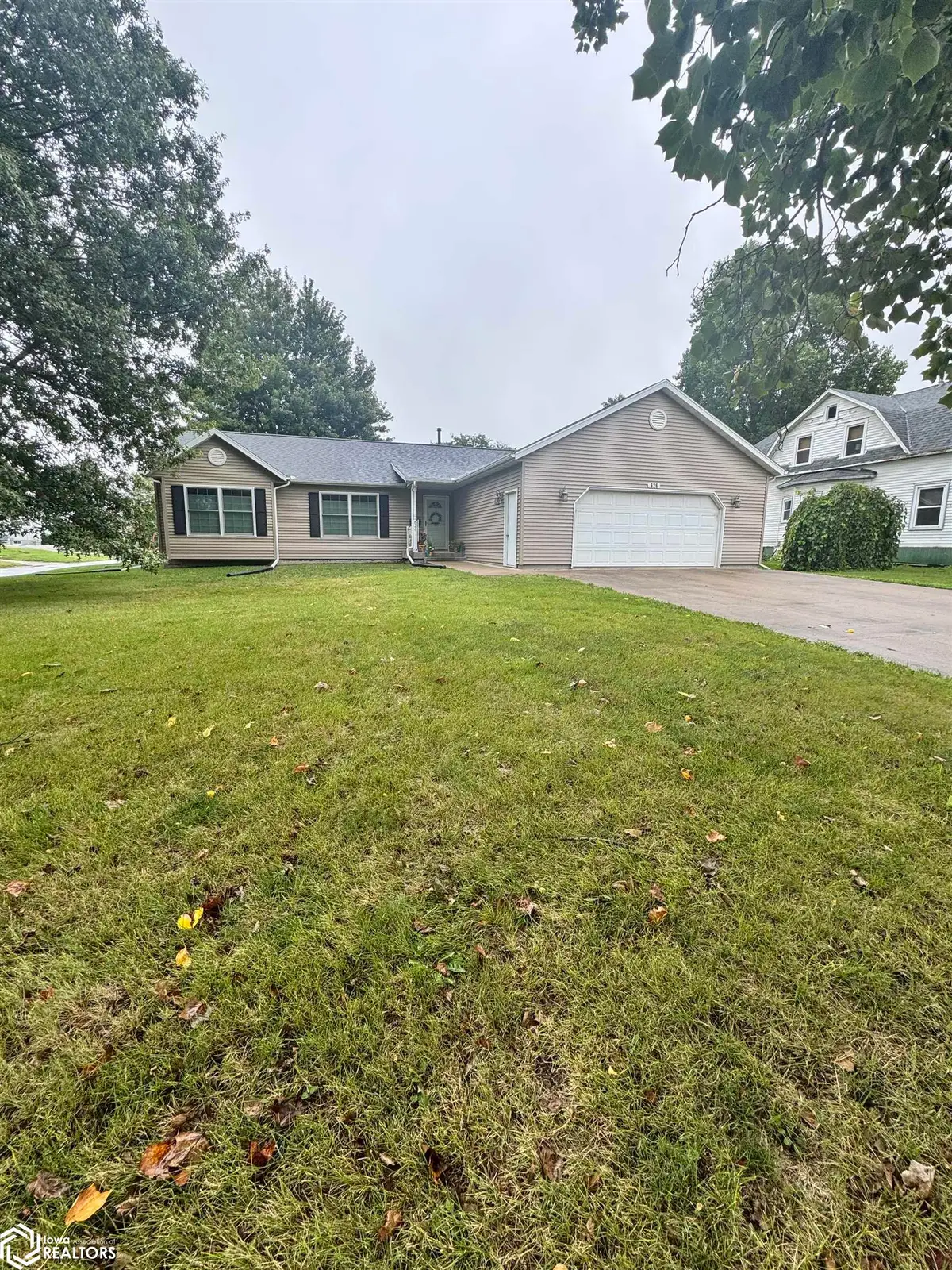 626 N Grand Street, Chariton, IA 50049 - #1