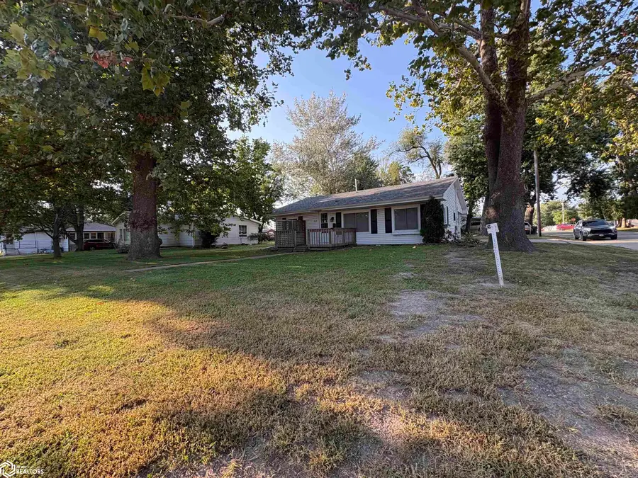 215 E Short Street, Centerville, IA 52544 - #2