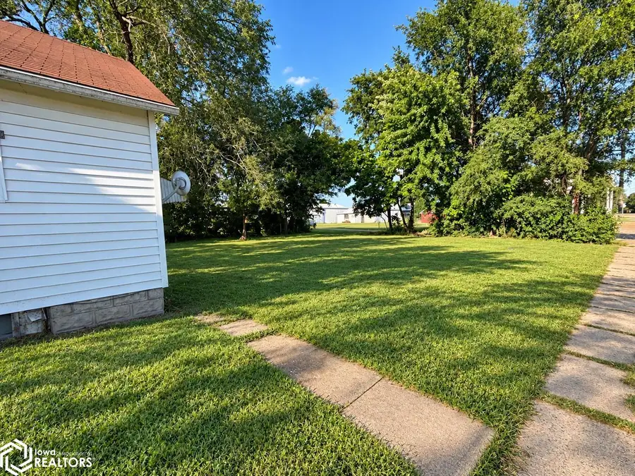 306 Mound Street, Batavia, IA 52533 - #3