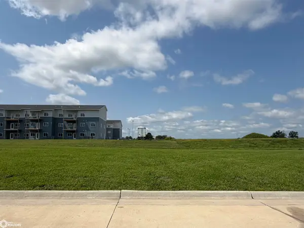 1241 N 18th Street, Chariton, IA 50049