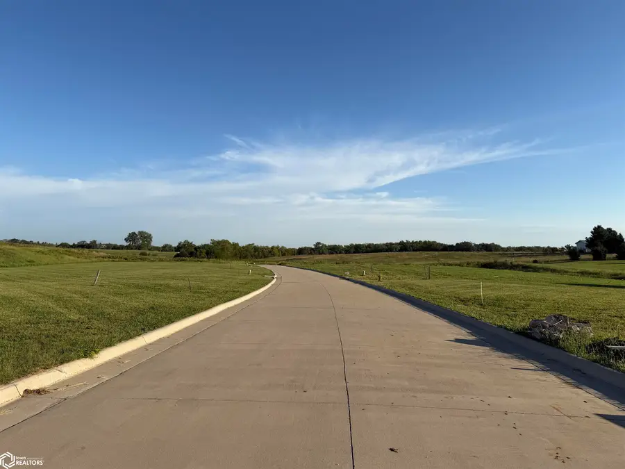 1233 N 18th Street, Chariton, IA 50049 - #2