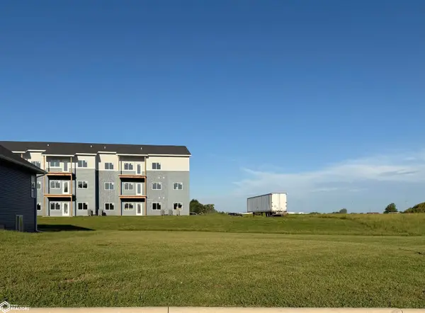 1225 N 18th Street, Chariton, IA 50049