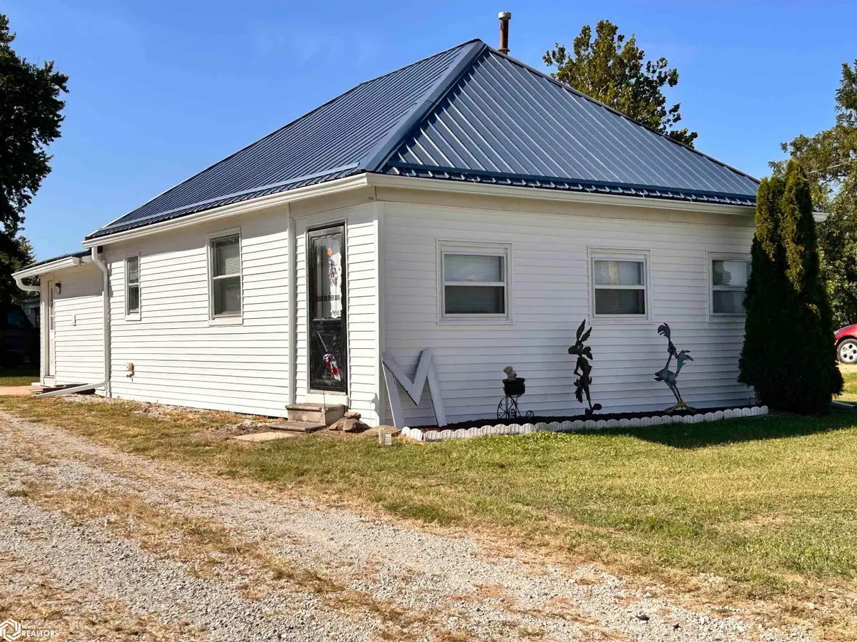 913 W Walnut Street, Bloomfield, IA 52537 - #1