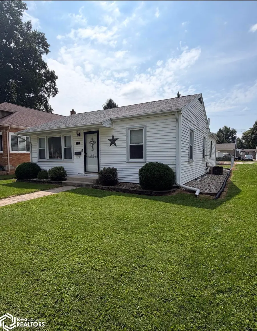 721 Harrison Avenue, Burlington, IA 52601 - #2